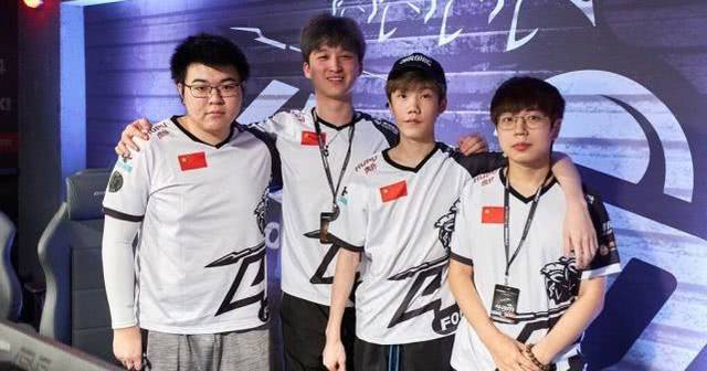 球迷们都在 球迷们都在